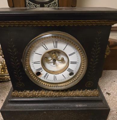 Sale Photo Thumbnail #3: Mantle clock