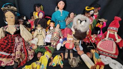 DOLLS FROM AROUND THE WORLD