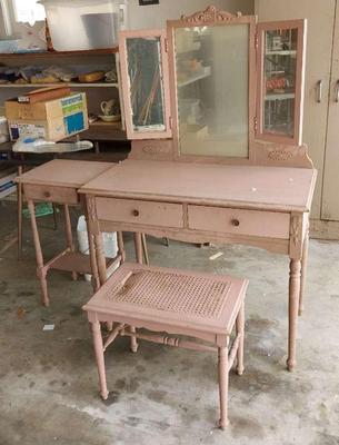 PRETTY PINK WOODEN VANITY