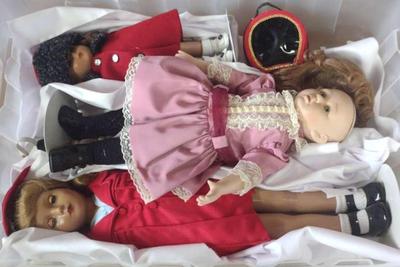 TRAVELING GIRLS DOLL MYSTERY LOT