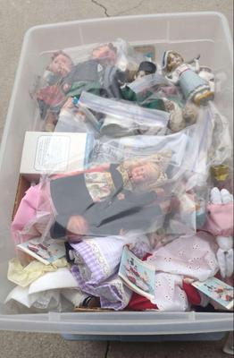 LITTLE WOMEN DOLL MYSTERY BOX