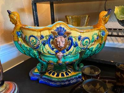 Sale Photo Thumbnail #59: Majolica bowl