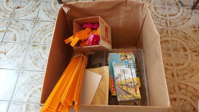 RACE TRACKS AND TRAIN ACCESSORIES 