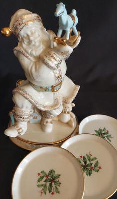 LOVELY LENOX SANTA AND HOLLY COASTERS