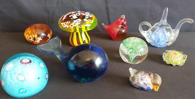 BRILLIANT ART GLASS PAPER WEIGHTS 