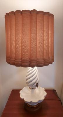 GORGEOUS WHITE CERAMIC LAMP