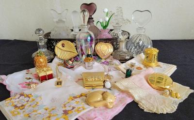 VINTAGE ESTEE LAUDER PERFUME COMPACTS AND MORE 