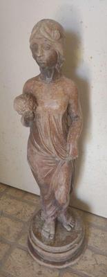 HEAVY STATUE OF A WOMAN