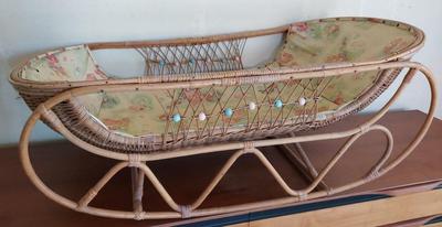VINTAGE WICKER BABY SLEIGH BED
