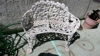 SQUAT LITTLE TWO-SEATER METAL BENCH