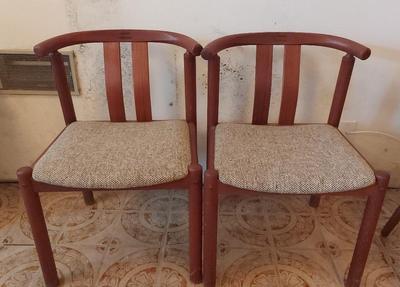 VINTAGE PAIR OF DANISH MCM TEAK DINING ROOM CHAIRS