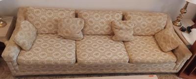 GORGEOUS FLORAL SOFA