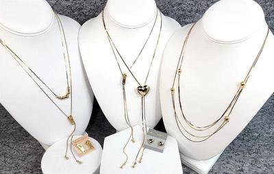 Costume jewelry adjustable bolo style, matching earrings