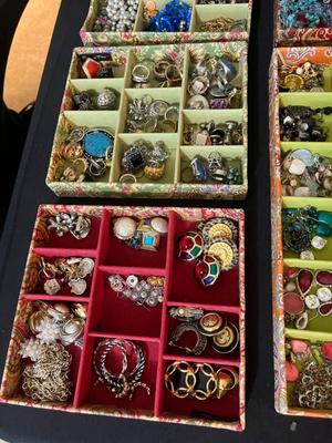 Sale Photo Thumbnail #383