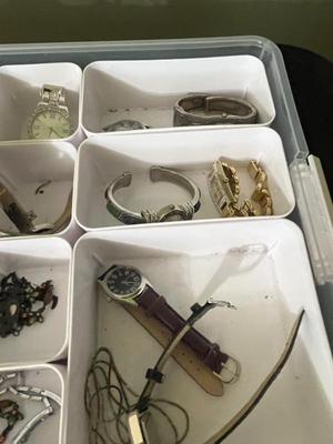 Sale Photo Thumbnail #374
