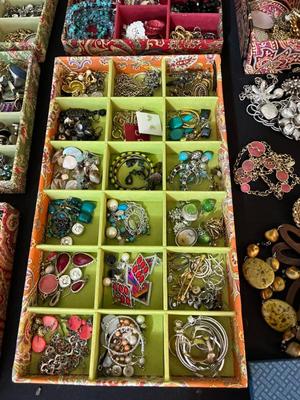 Sale Photo Thumbnail #382