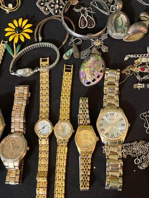 Sale Photo Thumbnail #379