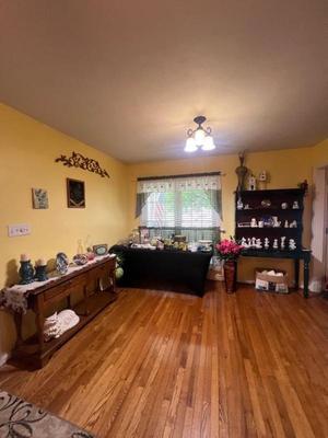 Sale Photo Thumbnail #188