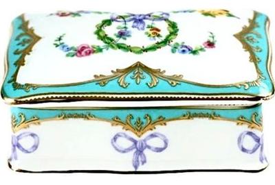Sale Photo Thumbnail #169: English Porcelain Trinket Box - Great Exhibition Pattern