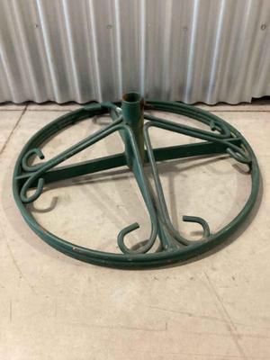 Green metal umbrella stand