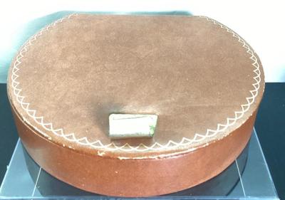 Horseshoe shape box