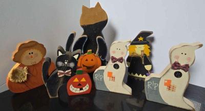 Wooden holloween decor
