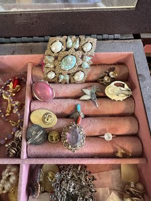 Sale Photo Thumbnail #273