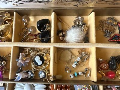 Sale Photo Thumbnail #299
