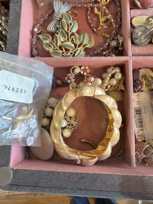 Sale Photo Thumbnail #275