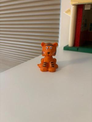 Sale Photo Thumbnail #437