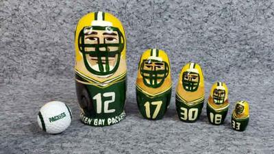Green bay packers hand painted nesting dolls golf ball