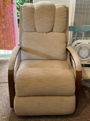 Sale Photo Thumbnail #574: Pair of armchairs