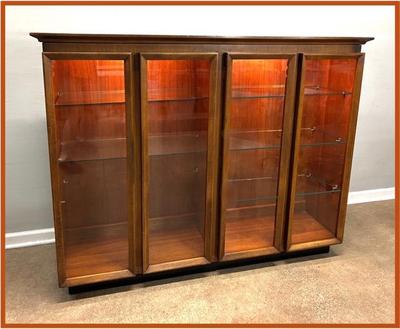 Sale Photo Thumbnail #2: Mid-Century Lighted Display, 6 Glass Shelves