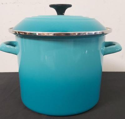 LE CREUSET 10 QUART SIZE STOCKPOT IN CARIBBEAN BLUE