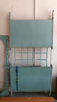 BLUE METAL DAYBED