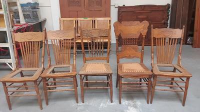 LOT OF 5 WOODEN CHAIRS