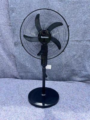 Holmes 18 inch free standing oscillating fan