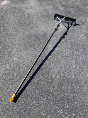 Roof snow rake