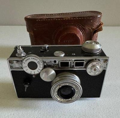 Vintage Argus Film Camera With Case
Lot #: 133