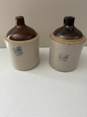 Lot (2) Vintage Western 1 Gallon Stoneware Jugs
Lot #: 31