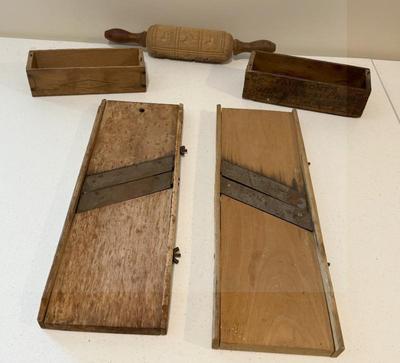 Lot Vintage Kraut Cutters, Cheese Boxes & Embossed Rolling Pin
Lot #: 212