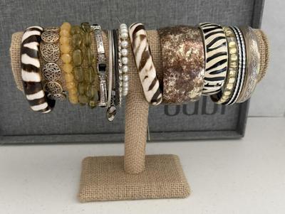 Lot (17) Costume Jewelry Bracelets
Lot #: 159