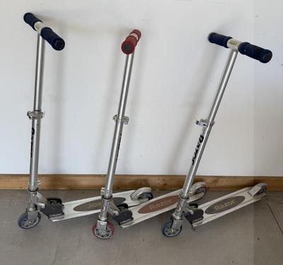 Lot (3) Razor Scooters
Lot #: 238