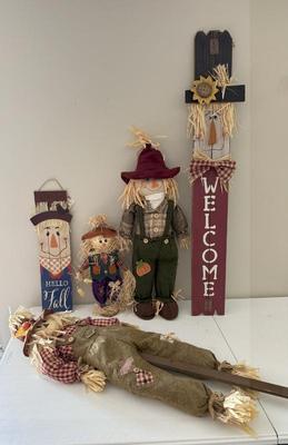 Scarecrow Lot
Lot #: 342