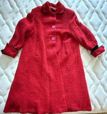 Vintage Ladies Wool Winter Coat
Lot #: 35