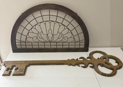 Lot Wall Decor- Large Wooden Key And Metal Wire/wood Panel
Lot #: 397