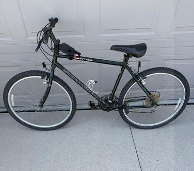 Schwinn Frontier 18 Speed 19" Frame Mountain Bike
Lot #: 242