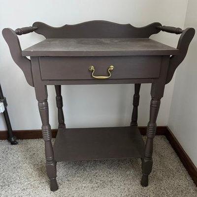 Vintage Painted Washstand
Lot #: 127