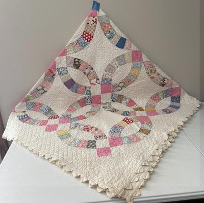 Vintage Wedding Ring Quilt - Full Size
Lot #: 45