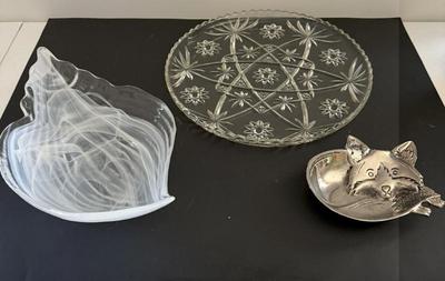 Lot Large Pressed Glass Platter, Swirled Glass Seashell Bowl, Metal Fox Dish
Lot #: 111